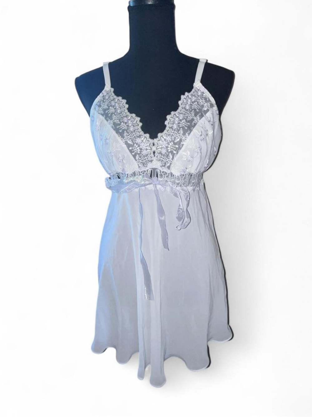 Fredrick’s Of Hollywood Women's Lace-Trim Chemise Nightdress - White & Lavender